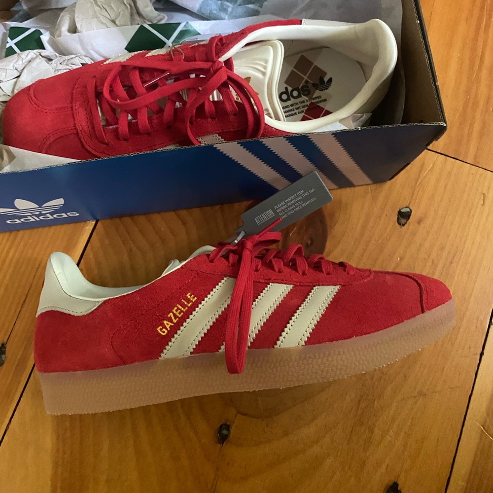 Gazelle WMNS red Adidas sneakers